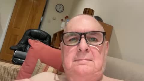 Snapshot of ian53a chatting on January 18, 12:57 pm ian53a - mature UK man for same online show from January 18, 12:57 pm