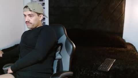 Ian Davis online show from March 20, 9:35 am