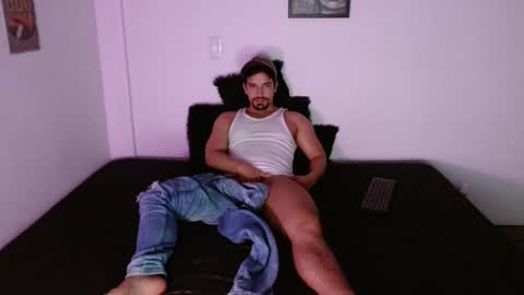 Ian Davis online show from November 10, 8:14 pm