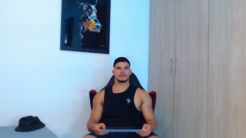 I A N -- H A M M E R online show from December 14, 5:47 pm