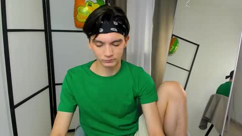 ian online show from March 19, 5:54 am