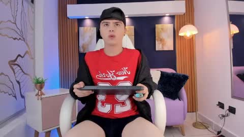 Ian  online show from April 6, 1:01 pm