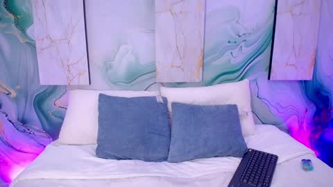 Ian  online show from April 3, 1:52 pm