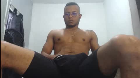 Snapshot of ian_tuner chatting on October 24, 8:10 pm ian_tuner online show from October 24, 8:10 pm