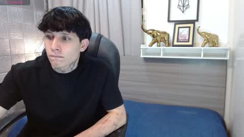 Snapshot of iancute_ chatting on October 30, 10:33 pm ian online show from October 30, 10:33 pm