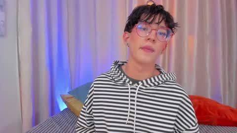 ian  online show from March 1, 10:37 am