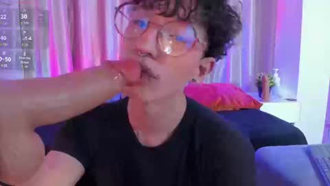 ian  online show from March 13, 4:42 am