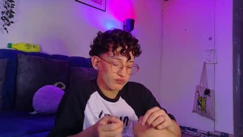 ian  online show from March 19, 11:08 pm