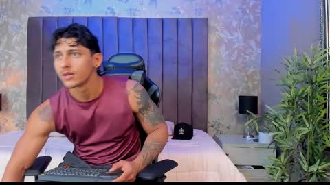 Ian White online show from September 8, 7:57 pm