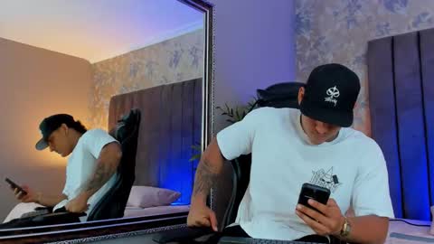 Ian White online show from September 20, 9:15 pm