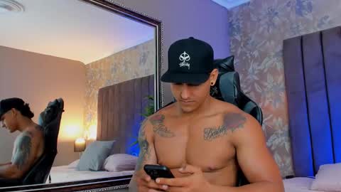 Ian White online show from September 16, 10:10 pm
