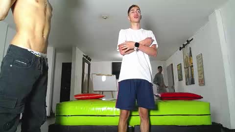 THOMAS AND DAMIAND online show from December 2, 12:41 pm