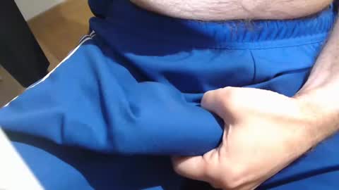 Snapshot of icky_thumps chatting on February 8, 6:12 am icky_thumps online show from February 8, 6:12 am