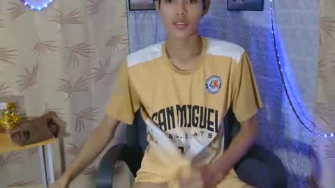 Snapshot of iconic_slim chatting on September 16, 1:23 pm iconic_slim online show from September 16, 1:23 pm
