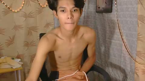 Snapshot of iconic_slim chatting on September 17, 1:23 pm iconic_slim online show from September 17, 1:23 pm