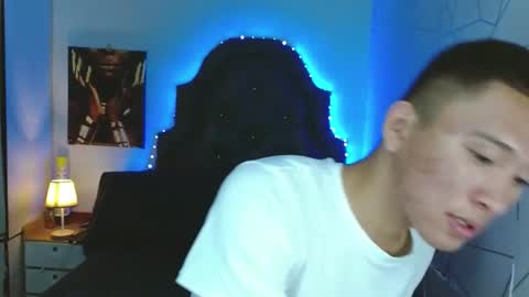 Snapshot of iconicmateo chatting on March 5, 7:49 am Mateo online show from March 5, 7:49 am
