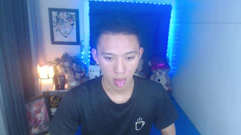 Snapshot of iconicmateo chatting on January 5, 6:13 am Mateo online show from January 5, 6:13 am