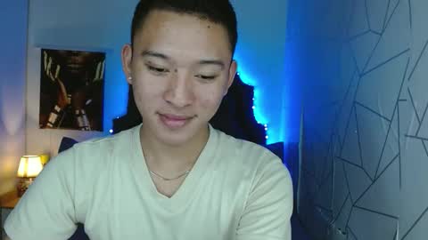 Snapshot of iconicmateo chatting on March 12, 7:06 pm Mateo online show from March 12, 7:06 pm