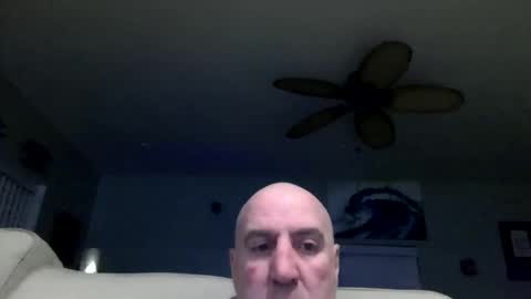 icumming online show from December 17, 2:08 am