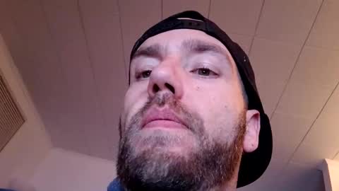 Snapshot of icyfucktoy chatting on February 11, 3:29 am icyfucktoy online show from February 11, 3:29 am