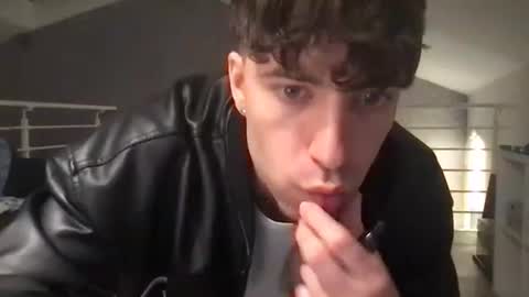 Snapshot of icyninesix chatting on December 17, 11:38 pm icyninesix online show from December 17, 11:38 pm