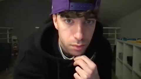 Snapshot of icyninesix chatting on February 3, 10:32 pm icyninesix online show from February 3, 10:32 pm