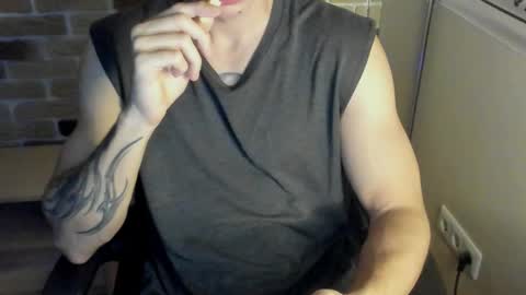 Snapshot of idkiww chatting on October 13, 7:31 pm yo online show from October 13, 7:31 pm