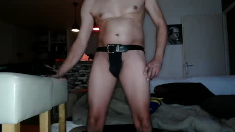 ikarus06 online show from December 29, 12:01 pm