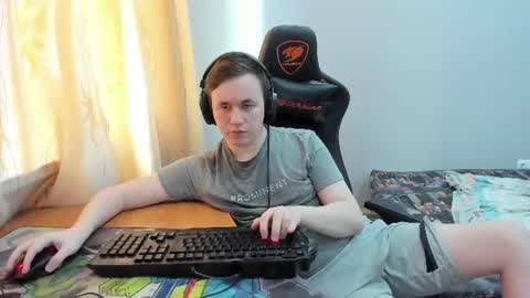 iliaskris online show from June 25, 3:53 am