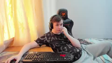iliaskris online show from June 12, 2:54 am