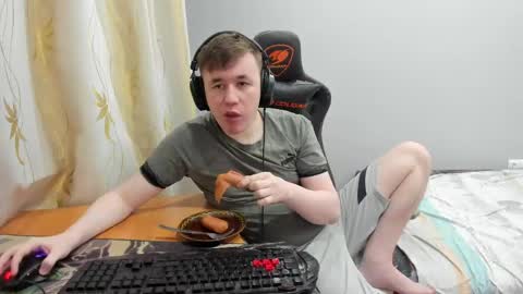 iliaskris online show from April 25, 9:45 pm