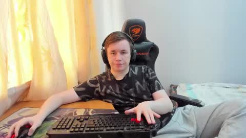 iliaskris online show from June 14, 2:24 am