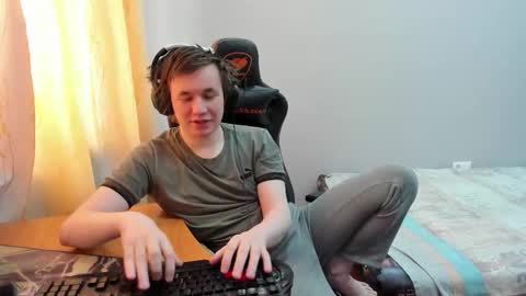 iliaskris online show from February 25, 6:58 am