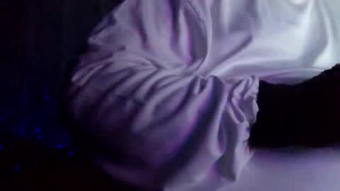 ilikewentyoubiteyoulips online show from October 31, 11:08 pm