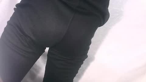 illubricat online show from November 23, 4:23 am