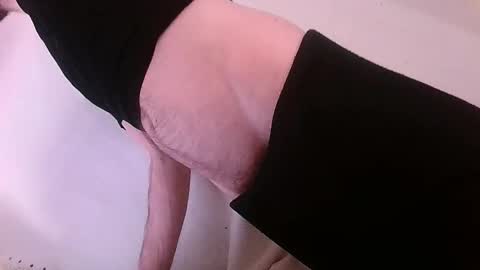 illubricat online show from February 23, 7:54 am