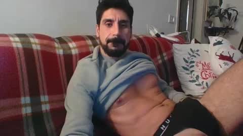 Snapshot of ilmangj90 chatting on December 12, 5:37 pm ilmangj90 online show from December 12, 5:37 pm