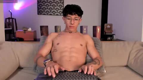 IM  THOMAS online show from February 5, 6:09 am