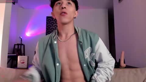 IM  THOMAS online show from November 13, 7:02 am