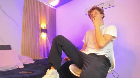 daren online show from April 28, 4:50 am