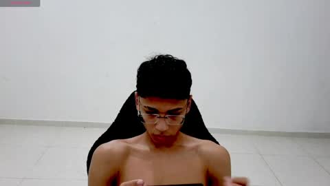 im_david01 online show from April 18, 7:07 pm