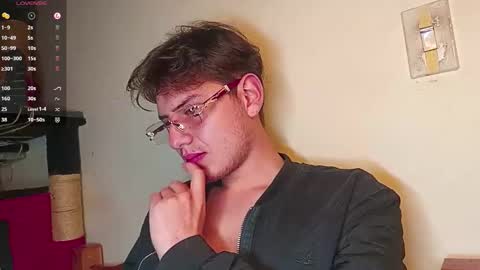 im_dereck_martinez_69 online show from September 10, 6:34 am