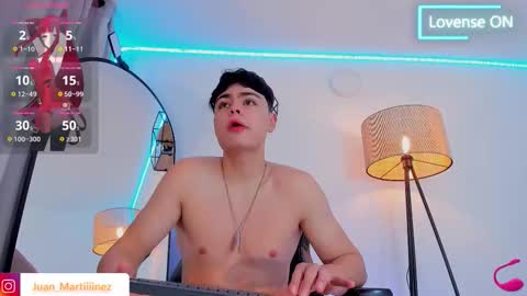 Snapshot of im_juaniito chatting on October 12, 5:01 am 40 OFF TODAY online show from October 12, 5:01 am