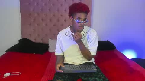 oleider dont forget your thumbs up online show from April 25, 8:06 pm