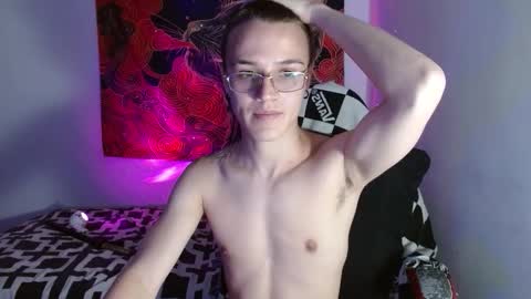 Oliver P online show from October 22, 1:53 am