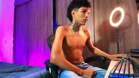 im_usuga online show from March 28, 12:05 pm