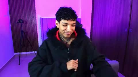 im_usuga online show from April 13, 8:37 am