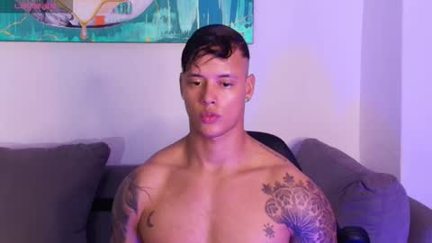 imconor online show from November 10, 8:47 pm