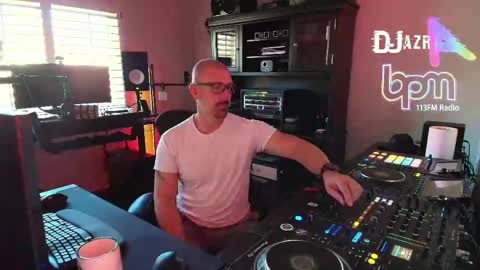 DJ Azra online show from April 11, 3:37 pm