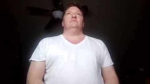 Iminyourroom online show from January 3, 9:47 am